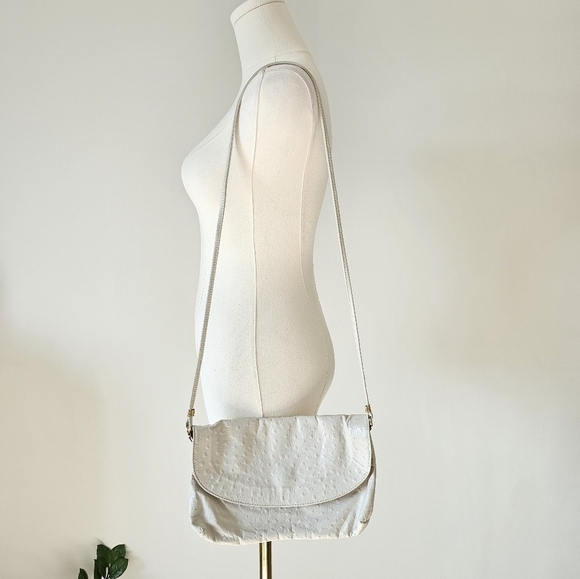Handbags - Elegant Cream Shoulder Bag Ostrich Vintage